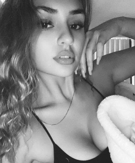 Lydia Simonis star art gallery