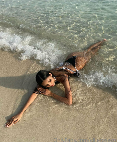 allierosexo model adult archive