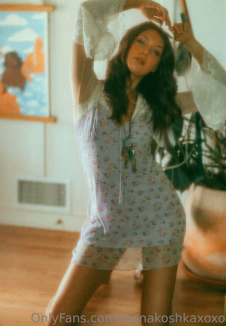 Elenakoshkaxoxo pornstar pretty photo