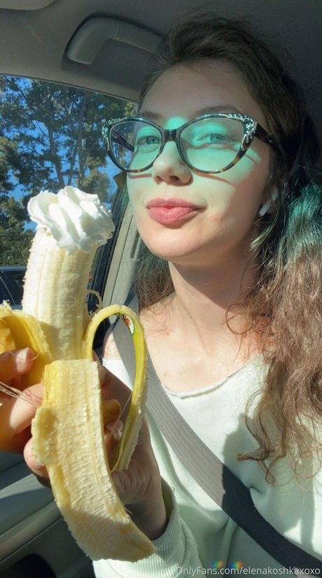 Elenakoshkaxoxo model pornographic gallery