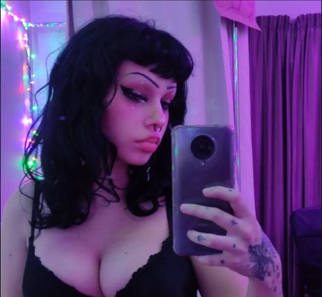 pinksnakey best model image