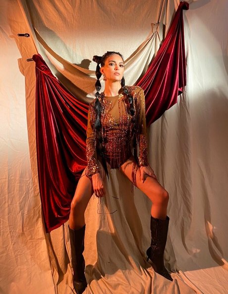 Kyra Santoro Profile pic