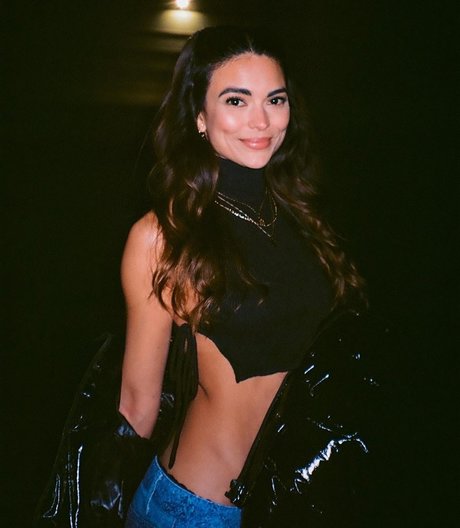 Kyra Santoro model top archive