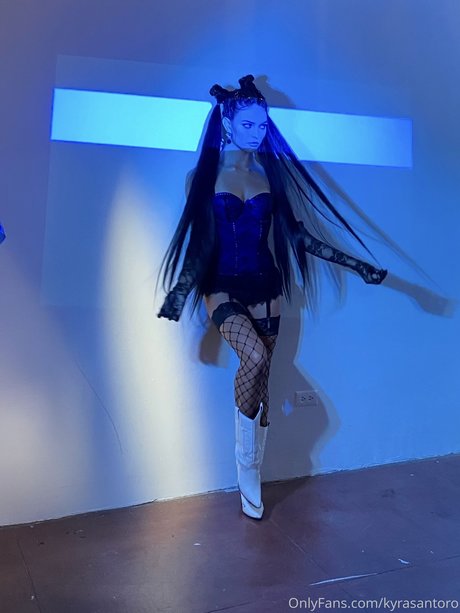 Kyra Santoro art star galleries