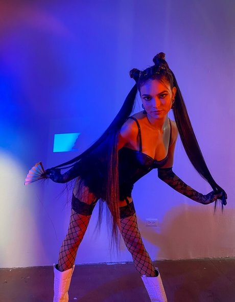 Kyra Santoro porn star pics