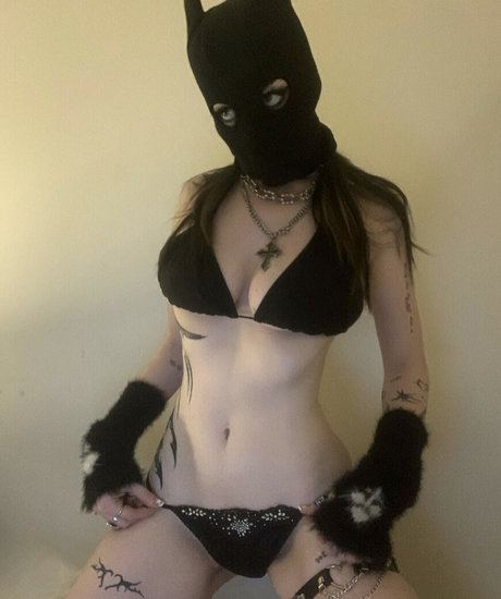 Rio Lawlor art actress photo