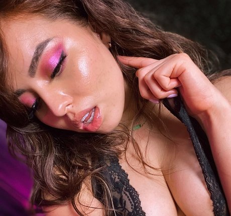 lunaluuvzfree model adult picture