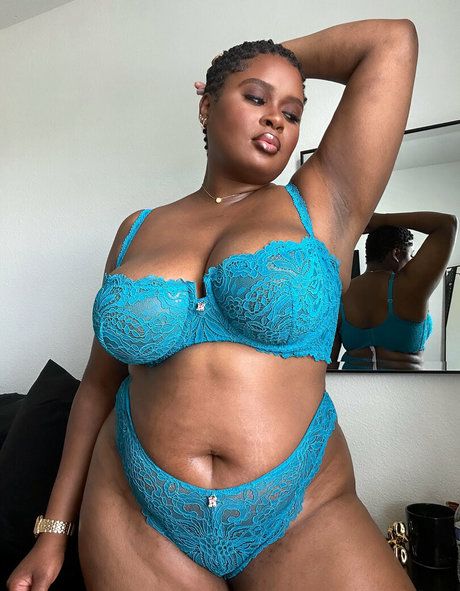 lingerieloungefree pretty model images