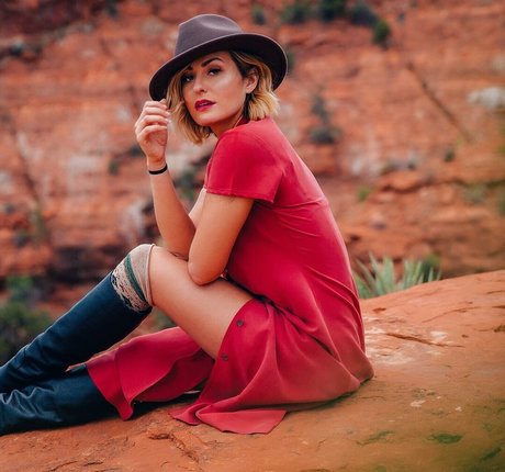 Scout Taylor Compton exclusive actress picture