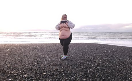 piperpines model free images