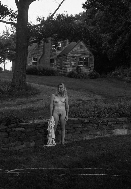 Jemima Kirke star exclusive images