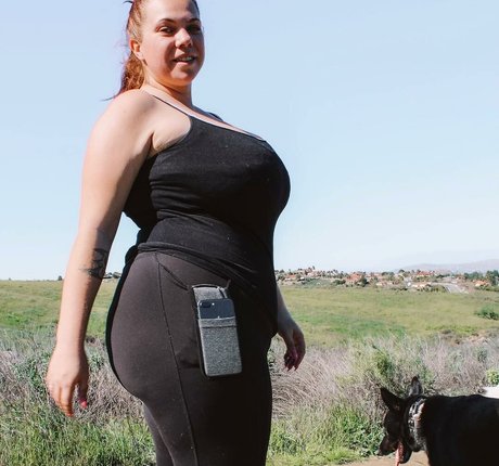 Ashleigh Dunn naked star image