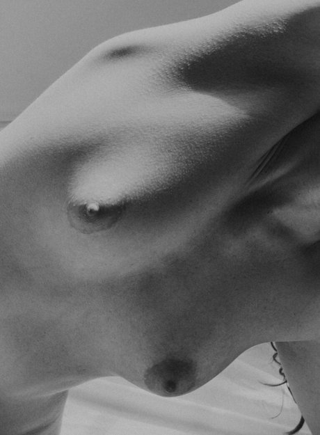 Amelia Zadro hot star img