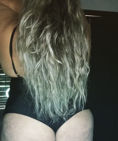 Elizabeth Delmondes model beautiful image