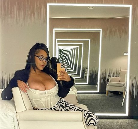 Jaki Oppai Profile pic