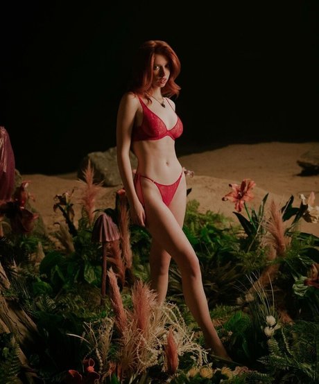 Zhenya foxxx pornstar adult pic