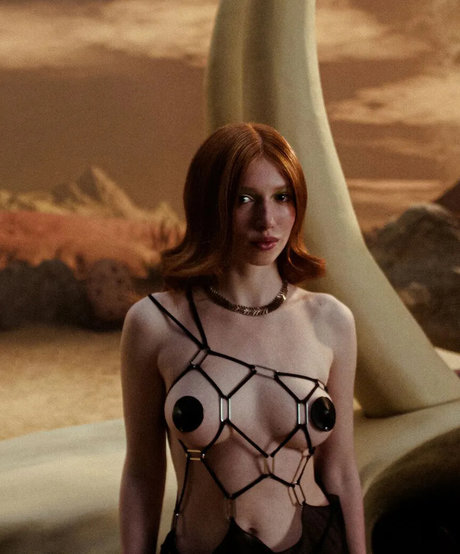 Zhenya foxxx naked model images