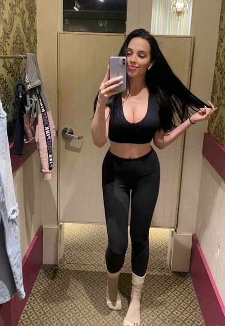 bellabrooksxo hd star pics