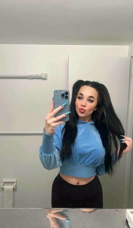 bellabrooksxo model sexy pics