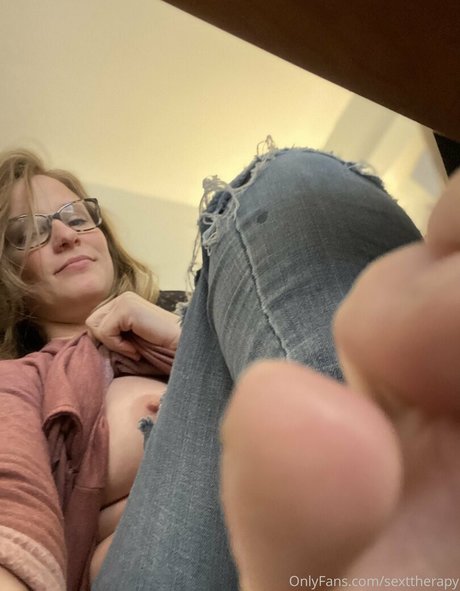 sexttherapy pornstar adult img