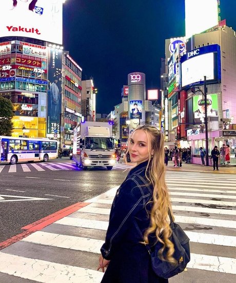 Fasffy Mega Dump pornstar beautiful pic