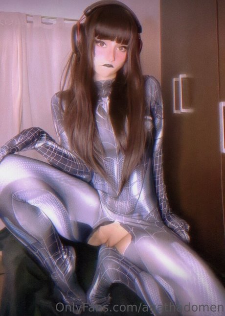 Agathadomenok naked actress photo