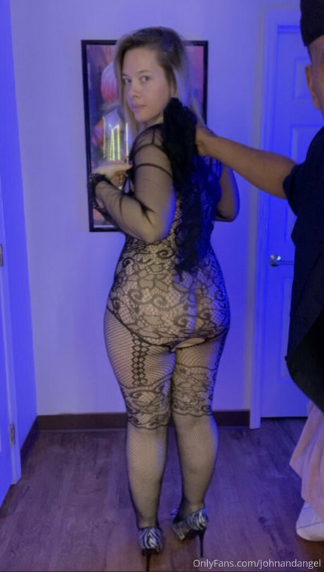 Angelmamii model perfect pictures