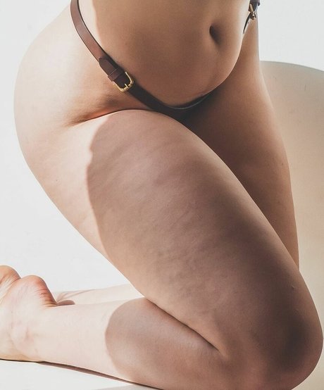 Noa The Model xxx actress img