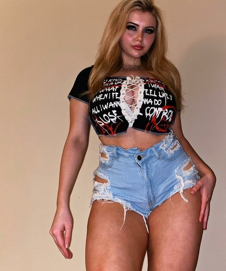 Larkan Danielle nude model photo