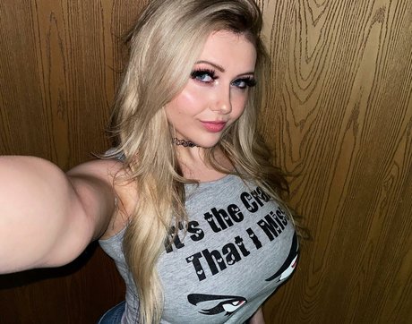 Larkan Danielle exclusive pornstar gallery