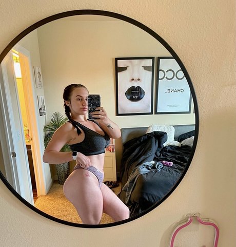 em098 nudes model image