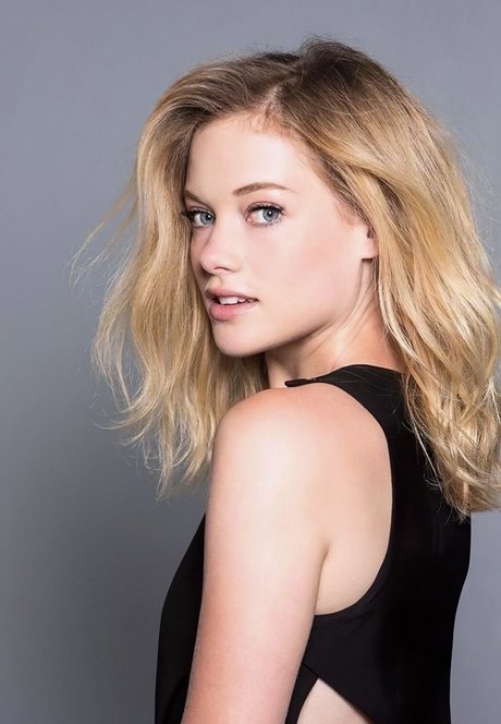 Jane Levy star perfect image