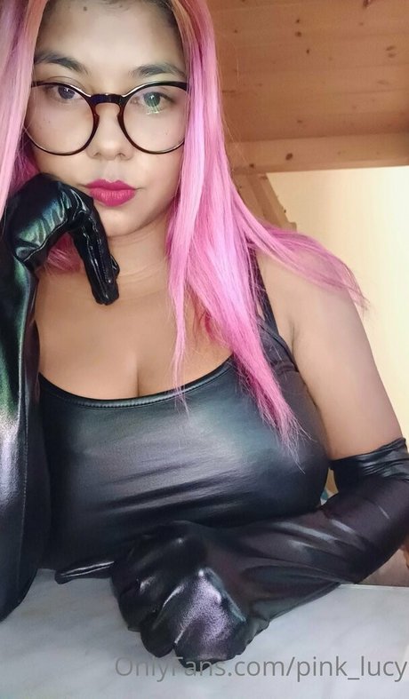 pink lucy star nude photo