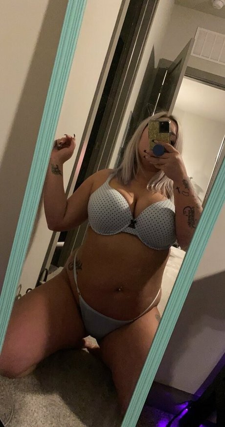 alleyswonderland model top pic