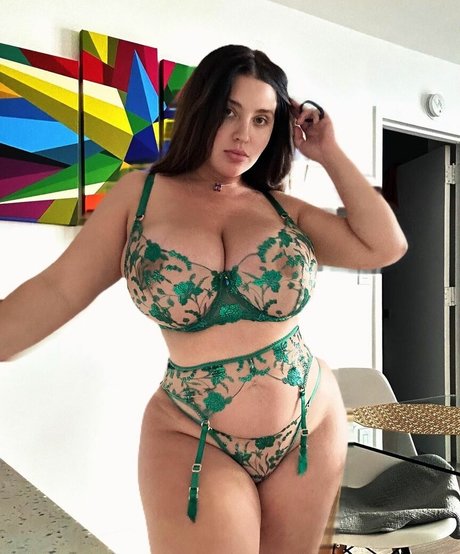 Vyeta Mustafina model nudes gallery