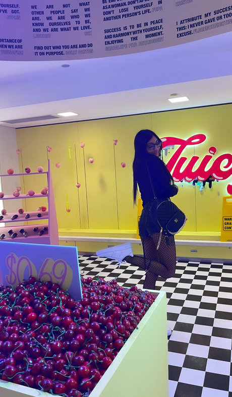 Jenelle Mathew xxx model galleries