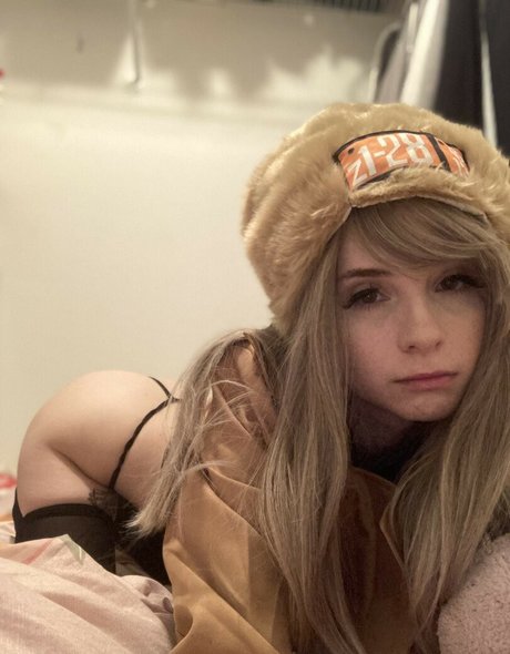 Rengekko Cosplay model erotic pic