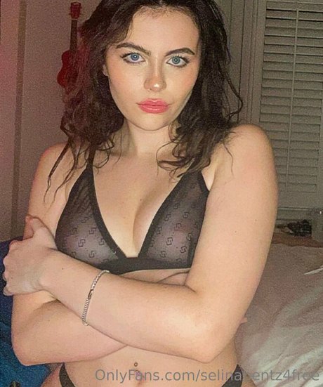 selinabentz4free model hot images