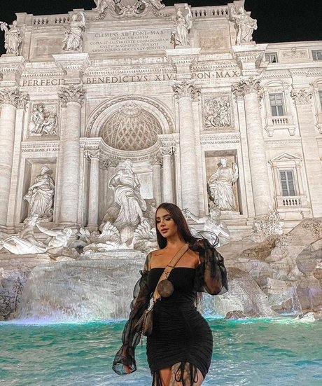 Victoria Macan pretty pornstar img