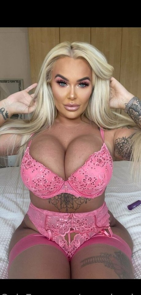 Porscheplatinum star nude image