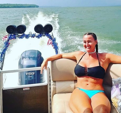 Baddie2thebone star hot pic