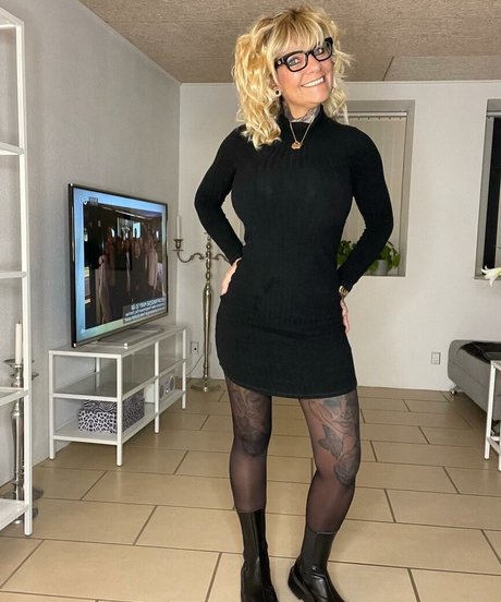 Winnie Nielsen pornstar top img