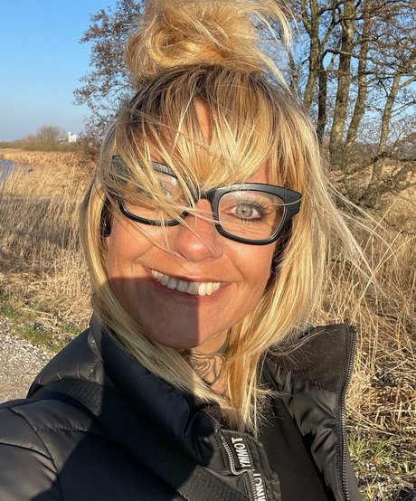 Winnie Nielsen naked model pictures