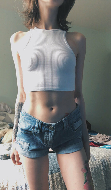 jezebellefree naked actress pictures