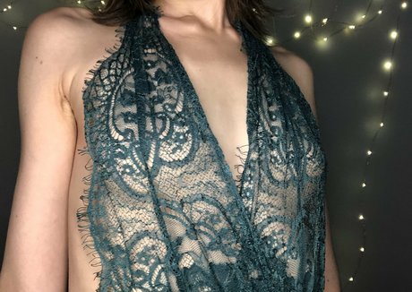 jezebellefree adult model image