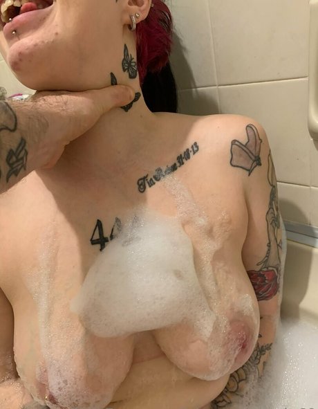 aztec420uk naked model photo