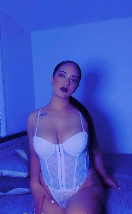 sham rose w model adult photos