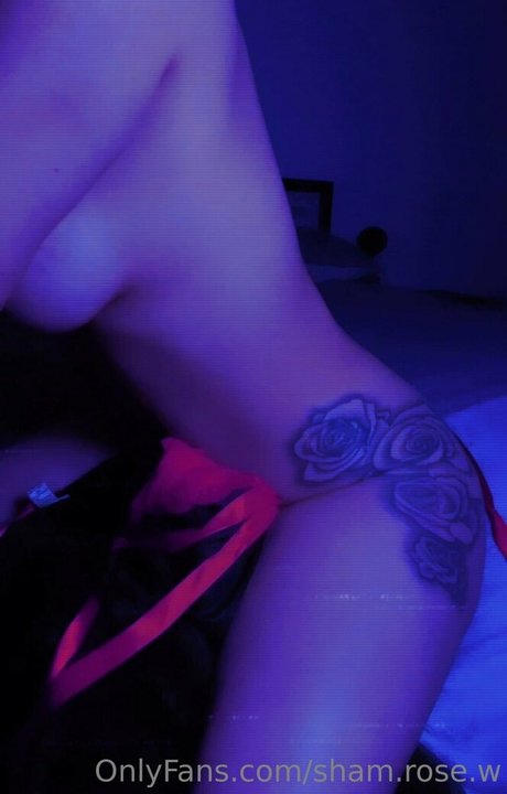 sham rose w star hot pictures