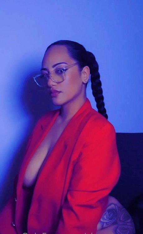 sham rose w model naked galleries