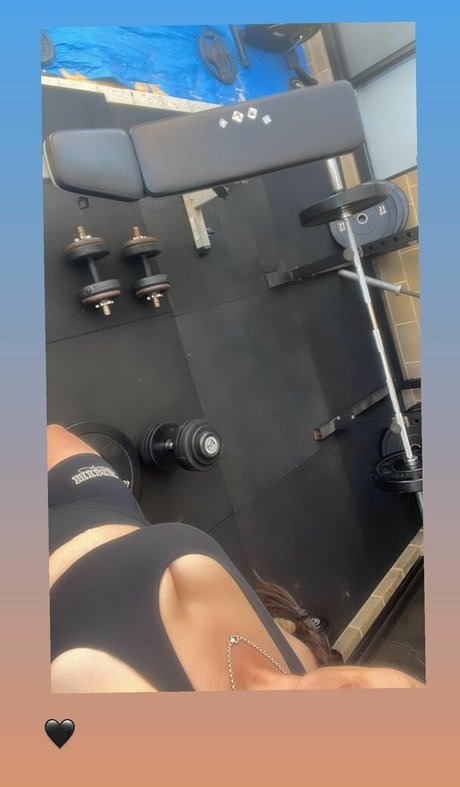 lyn ahayz sexy pornstar image